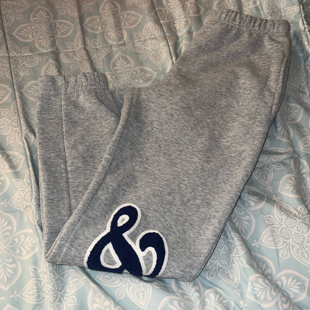 Small grey sweatpants